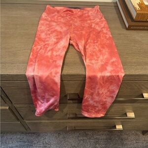 Stylish Pink Tie-Dye Leggings